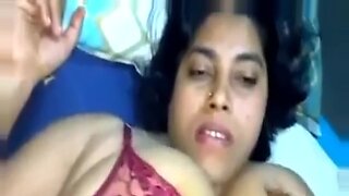 indian aunty blouseless