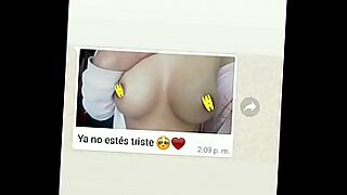 Chinita gime de placer intenso