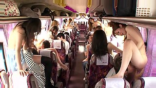 yui tatsumi on bus