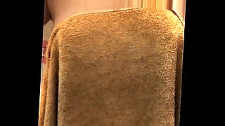 towel drop mature