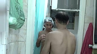 indian south mallu aunty fucking with boy in the bath room