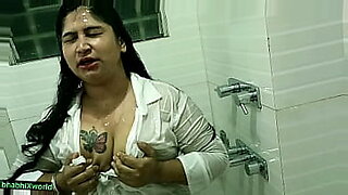 indonesia ngentot di kamar mandi bertiga