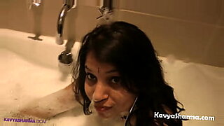indian south mallu aunty fucking with boy in the bath room