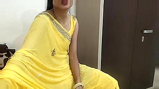 indian nice body flirts and