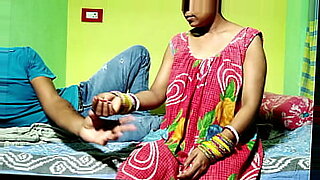 indian bengali aunty saree blouse strip