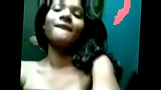 El video de Muna Pena de Sri Lanka presenta sesiones de sexo caliente.