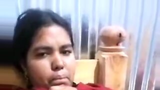 indian unsatisfied aunty fucking